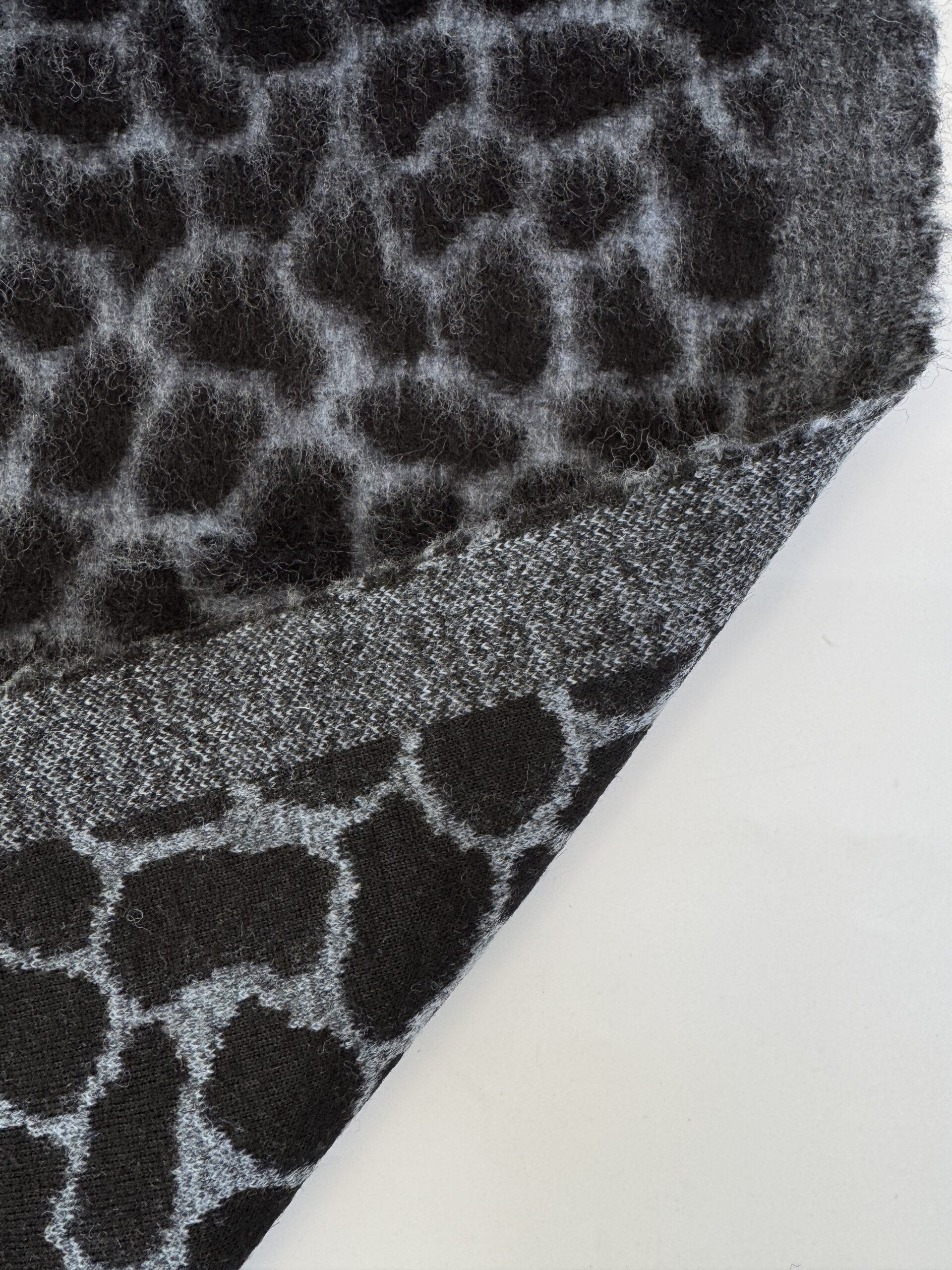 Giraffewooljacquard@simplyfabrics.co.uk