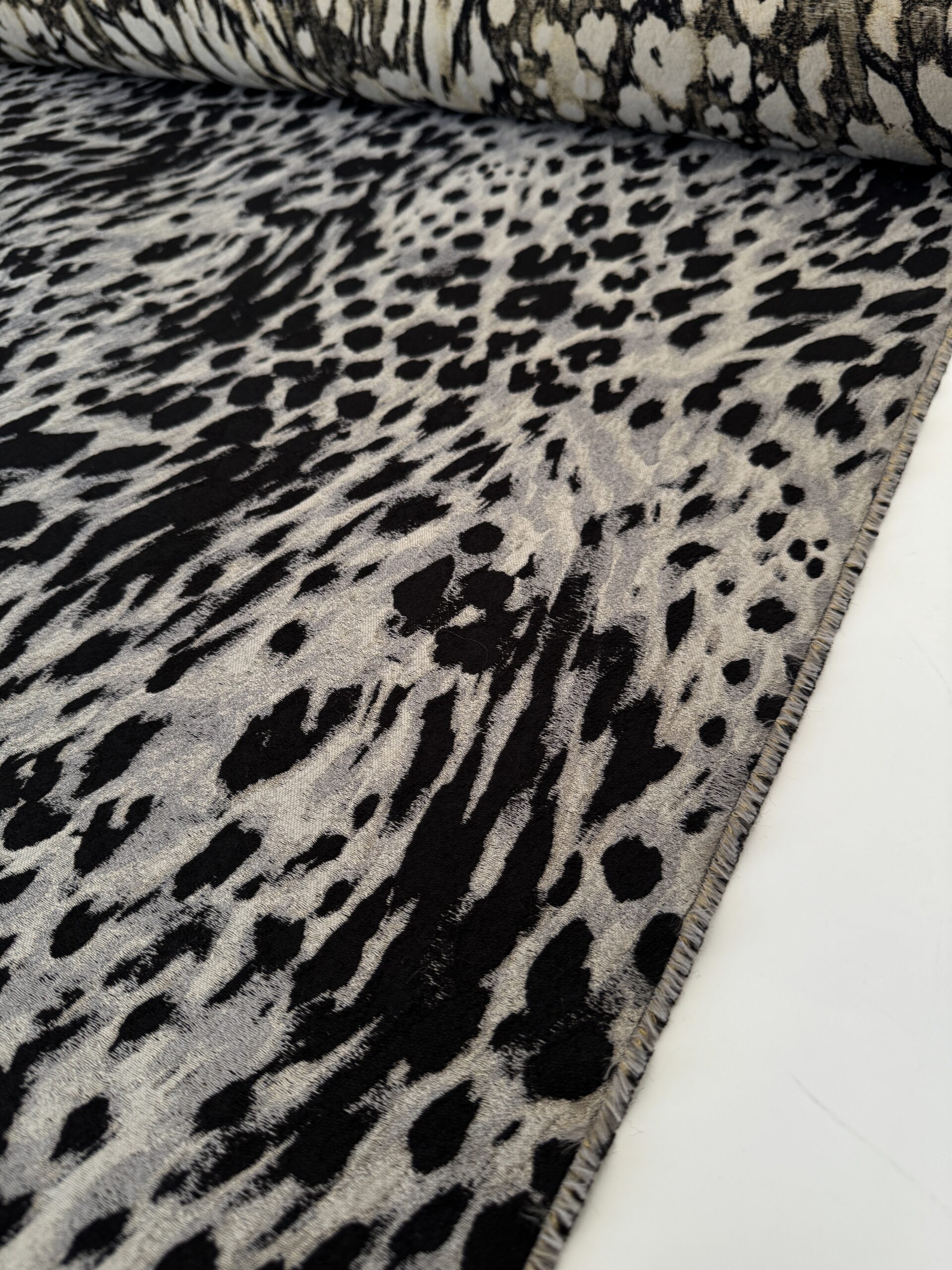 Wooljacquard@simplyfabrics.co.uk