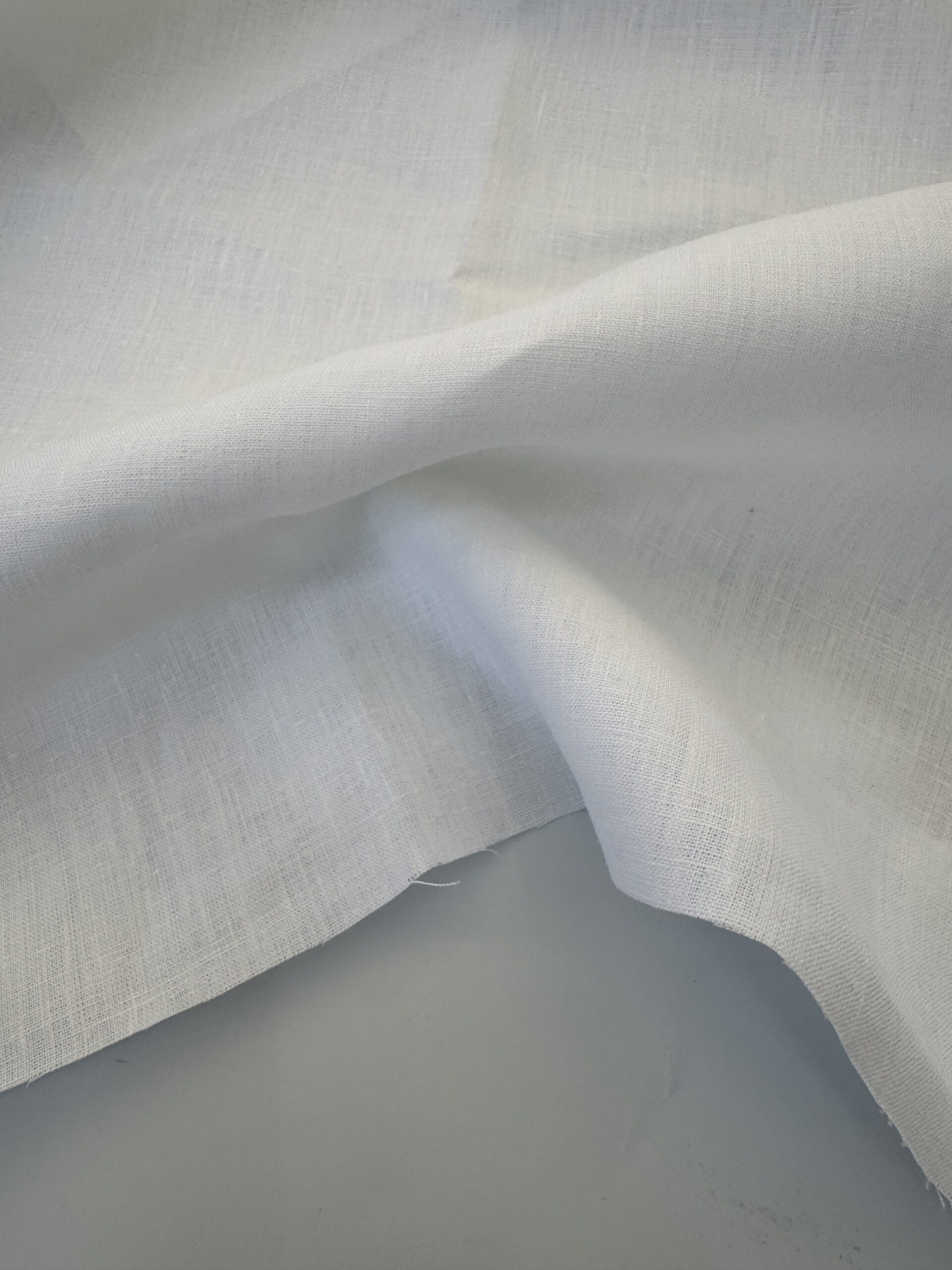Whiteirishlinen@simplyfabrics.co.uk