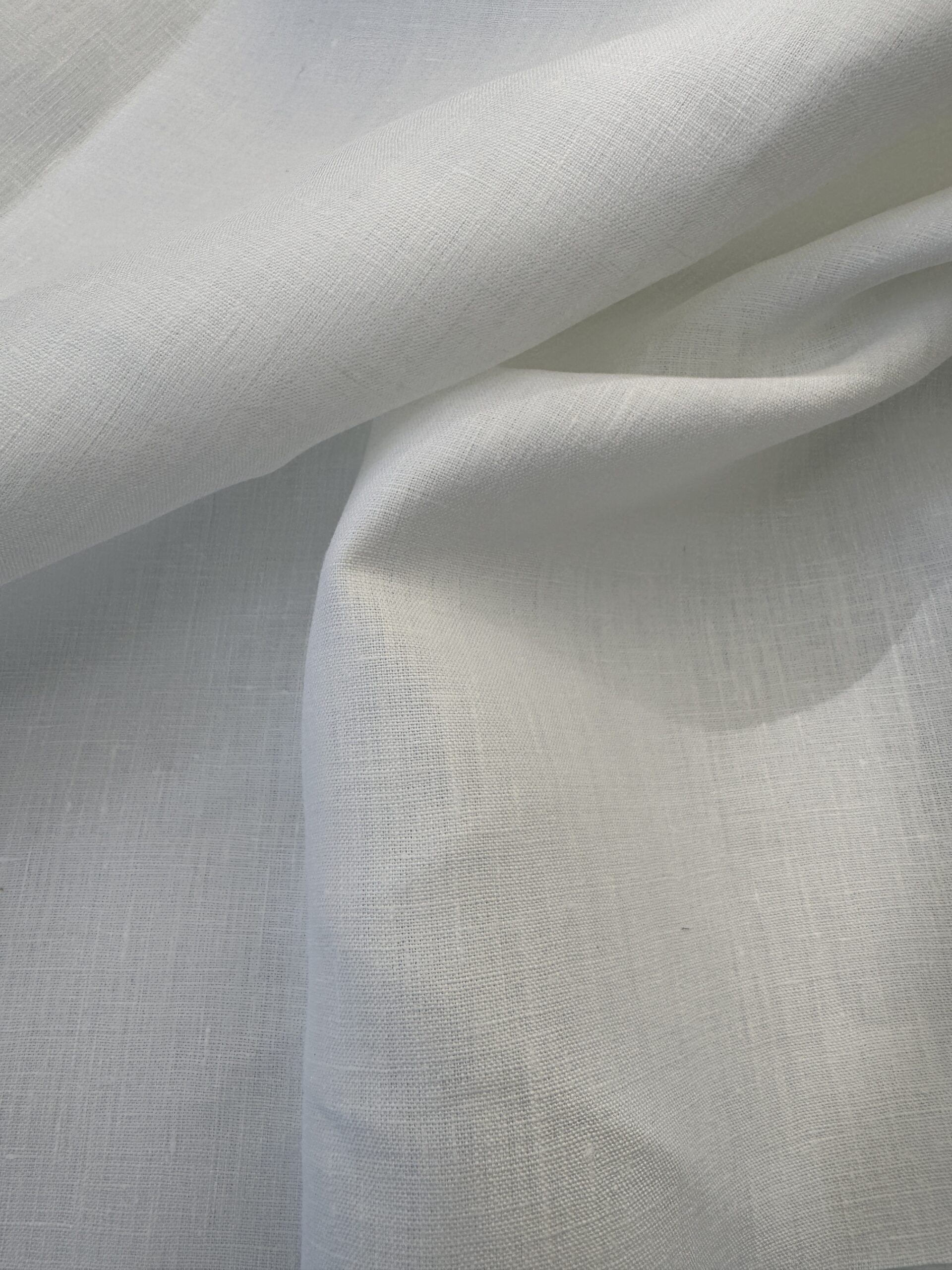 Whiteirishlinen@simplyfabrics.co.uk