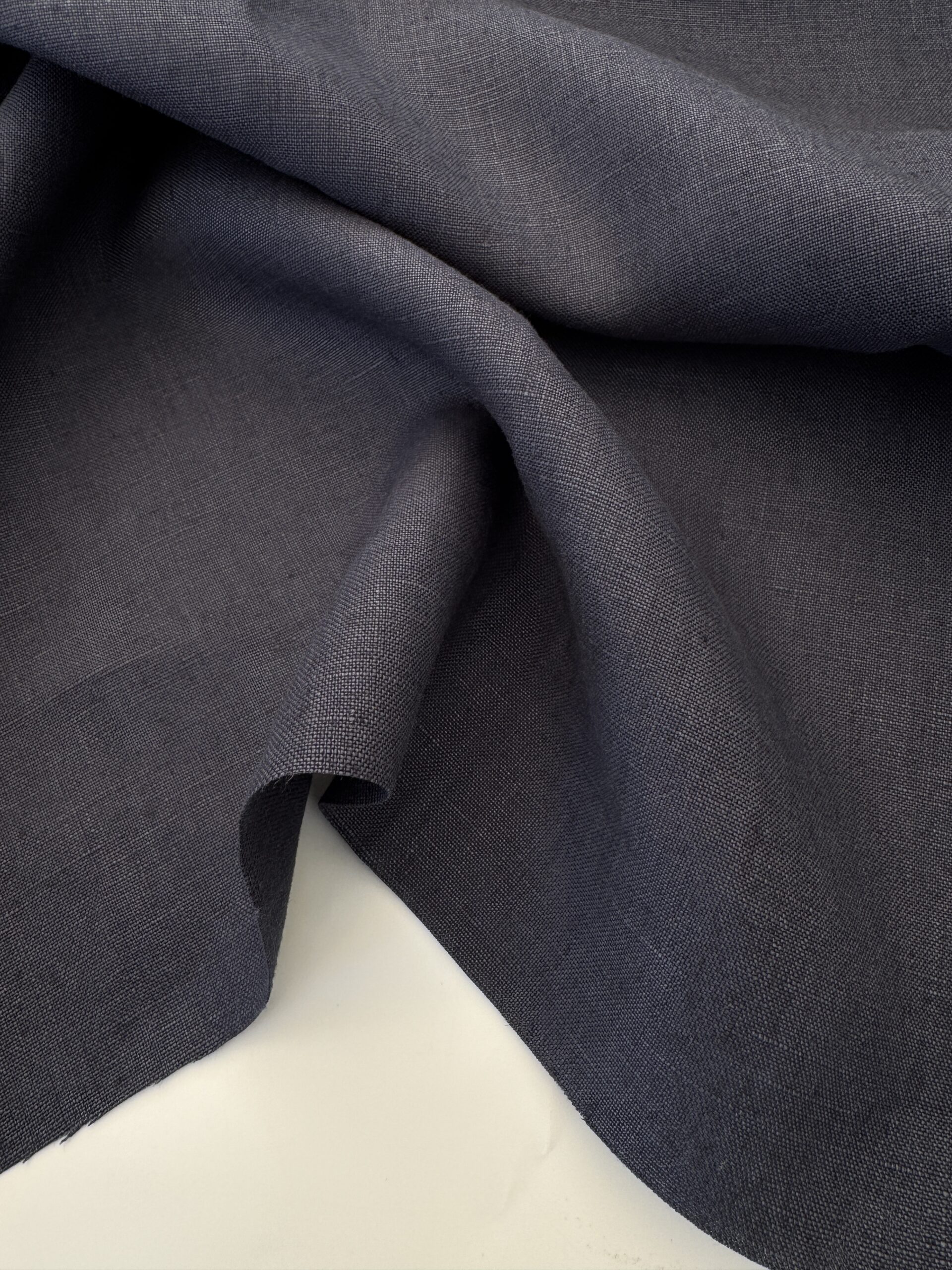 Deadstock tropical Irish linen - laundered - dark navy
